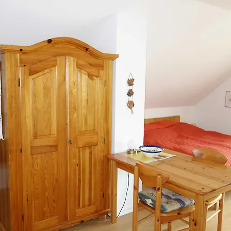 Haus Bernstein 3 아파트 *